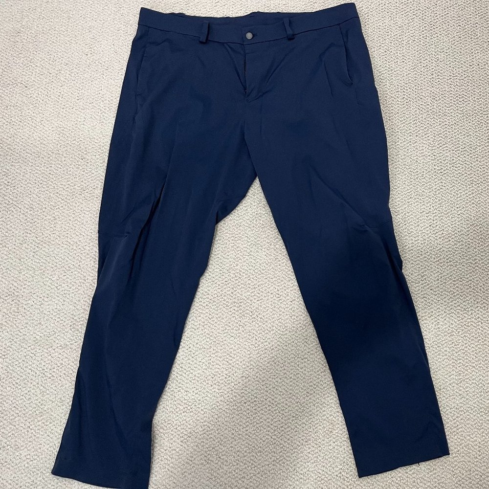 Lululemon lightweight ABC Pants Size 40 EUC